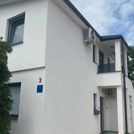 Apartment A&s *